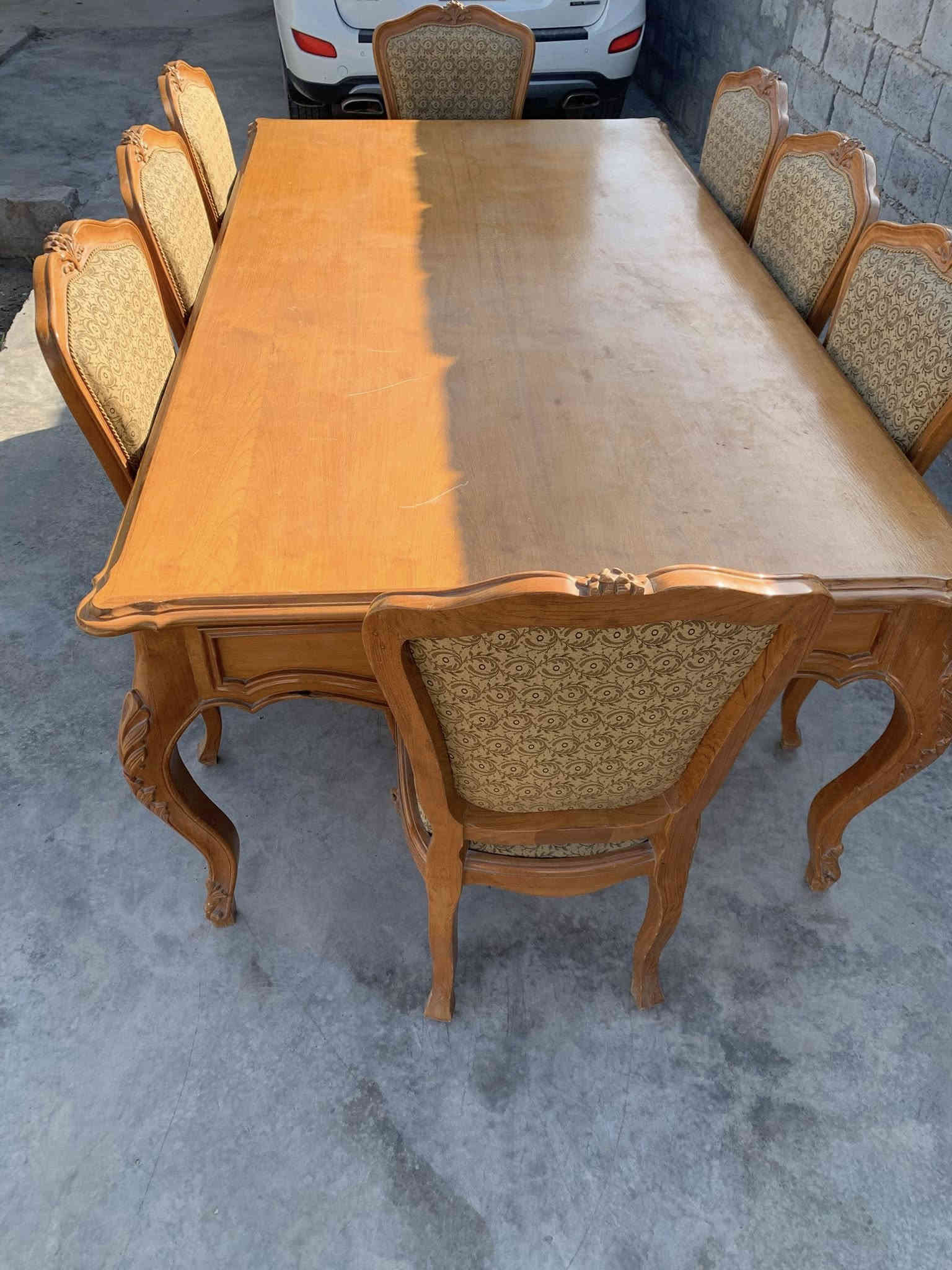 السلام عليكم ورحمة الله وبركاته عندي ميز طعام خشب بورمي ٨ كراسي وبدون أي ضرر   *********** /***********
