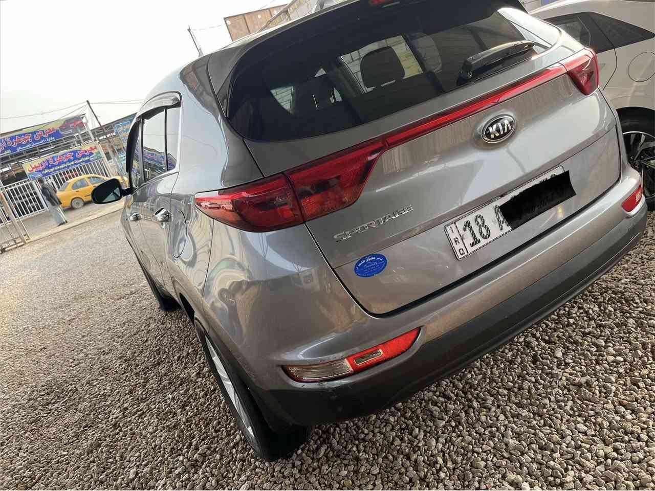 سلام عليكم كيا اسبورتج مديل 2018 وارد أمريكي 🇺🇸 حادث سياره البنيد فقط والباقي كفاله عامه من كلشي مكينا وكير وحداديه وتخم تاير كله شرط مكان الديوانيه رقم ***********سعر 150وبيها مجال
