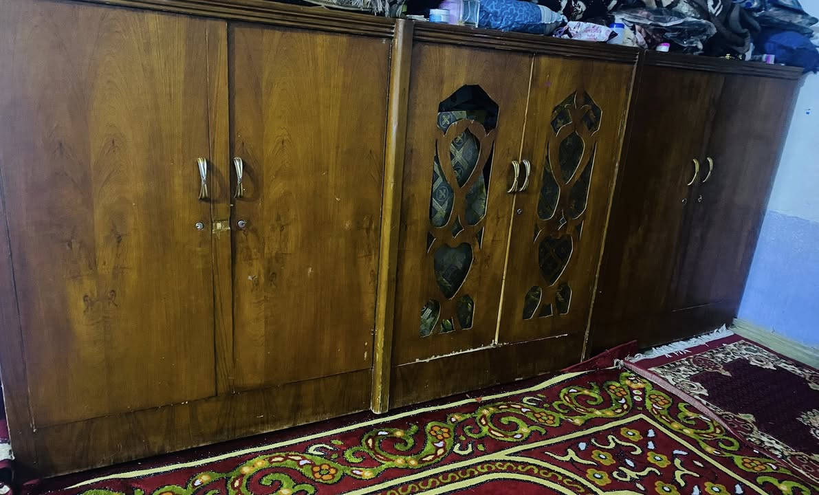 بوفيه للبيع  نضيفه
موبايل ***********
