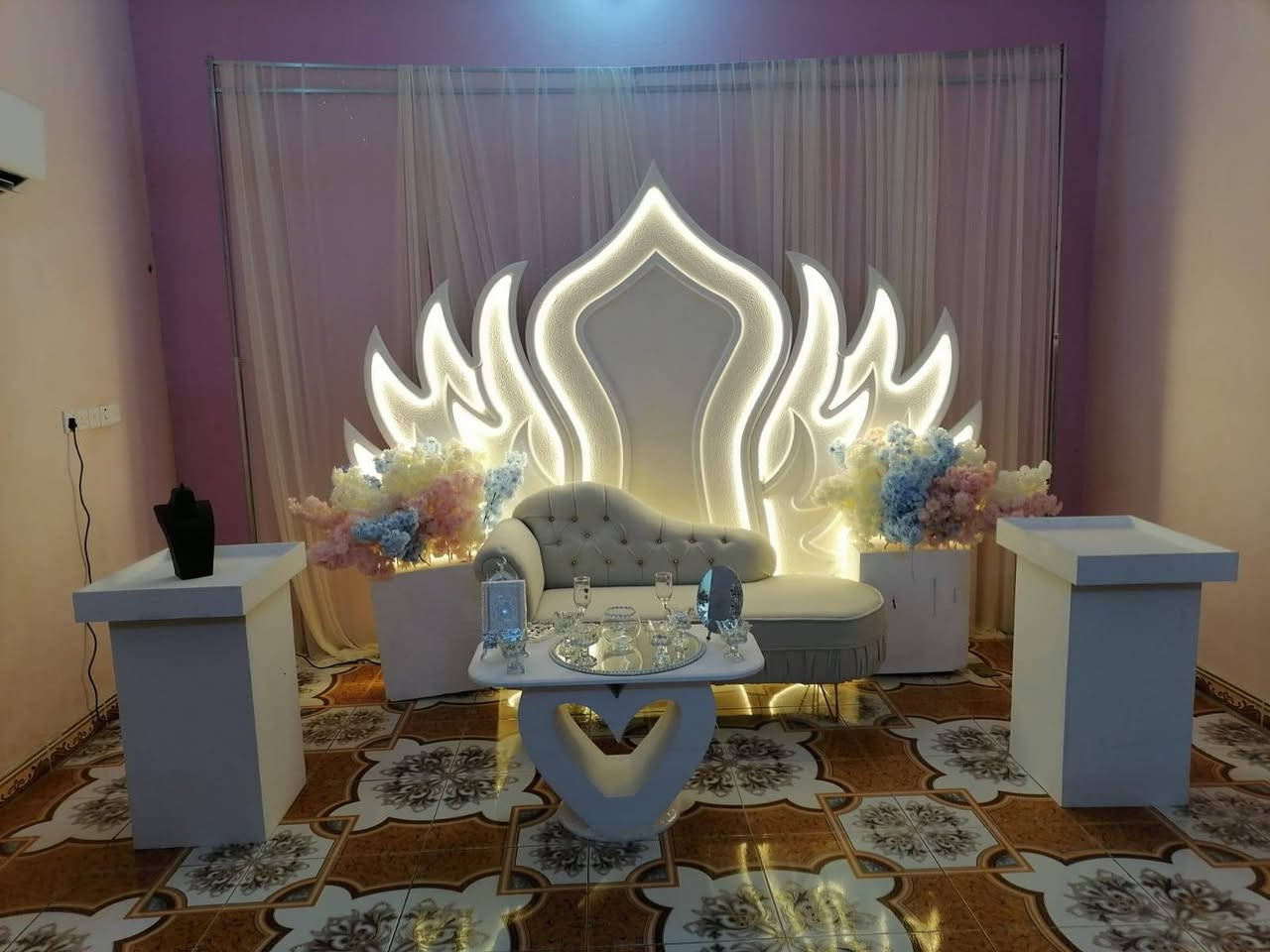 كوشات الخالدي للعرايس ✨
نوفّر أجمل الكوشات والتصاميم العصرية لمناسباتكم السعيدة 💍
🌹 كوشات خطوبة وزفاف
🌹 تنسيق حسب الطلب
🌹 أسعار مناسبة وجودة مميزة
🌹 خدمة التوصيل والنصب
للحجز والاستفسار: 📞 *********** 📞 ***********
كوشات الخالدي... لأن فرحتكم تستحق الأجمل ❤️👰🤵
