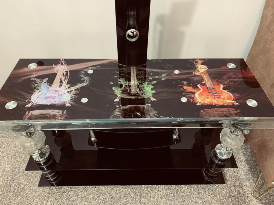 السلام عليكم،
ميز تلفزيون زجاجي كبير -
تصميم فخم
ميز تلفزيون كبير وقوي، زجاج ويتحمّل الشاشات الكبيرة نصميم عصري يضيف لمسة فخامة للصالة أو غرفة الجلوس السعر 55 الف وقابل للتفاوض
للتواصل ***********
