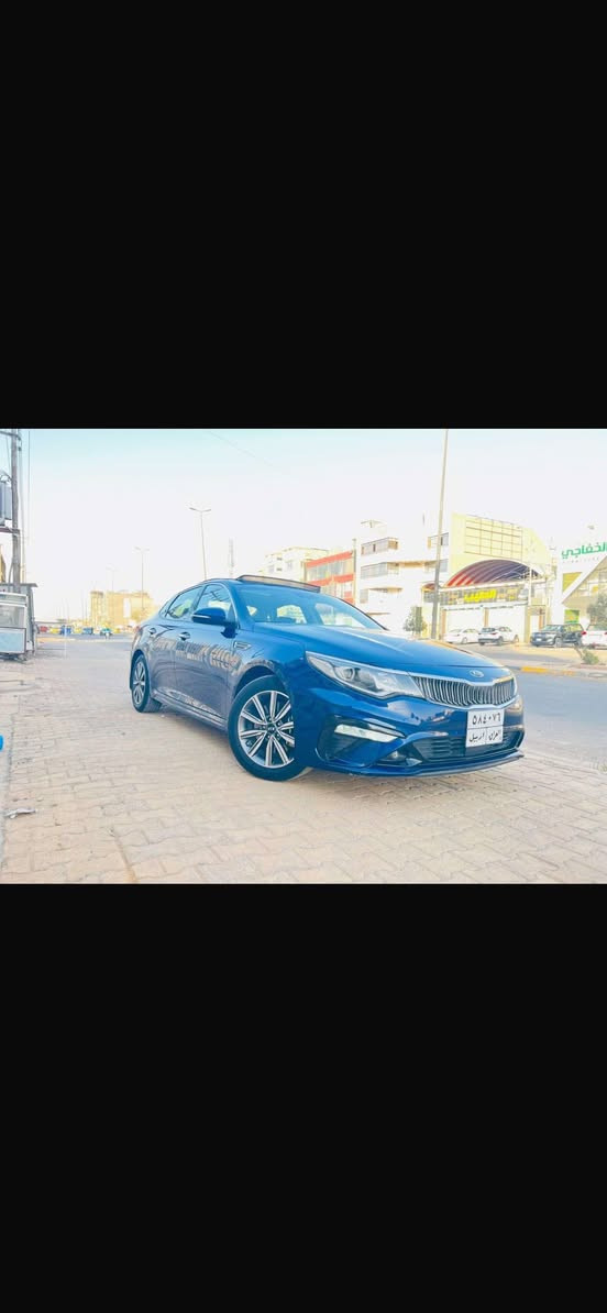 }
🚗 للبيع كيا أوبتيما EX موديل 2019 🚗

✨ لون أزرق ملكي مميز وجذاب
✨ محرك 1.6 تيربو يجمع بين القوة والاقتصادية بالوقود

🔹 المواصفات والتجهيزات:
✔️ بصمة تشغيل ودخول ذكي  
✔️ سقف بانوراما  
✔️ مقاعد جلد كهربائية  
✔️ تبريد وتدفئة للمقاعد  
✔️ شاشة كبيرة مع كاميرا خلفية  
✔️ حساسات أمامية وخلفية  
✔️ لايتات LED ذكية  
✔️ تحكم كامل من الستيرن  
✔️ نظام مراقبة النقطة العمياء (Blind Spot)  
✔️ رادار مانع اصطدام  
✔️ ويل كب رياضي قياس 18 إنج  
✔️ أكزوزات خلفية مزدوجة بمظهر رياضي مميز

🔹 حالة السيارة:
✅ السيارة كاملة مكملة ونظيفة جدًا  
✅ محافظة عليها بشكل ممتاز واستخدام شخصي  
✅ صور الحادث موضحة بكل شفافية، والضرر كان كما ظاهر بالصور فقط لا غير  
✅ السنوية سارية وباسمي مباشرة  
✅ جاهزة للفحص والمعاينة

💰 السعر: 145

📞 للتواصل:
773 804 0510

🔥 سيارة بمواصفات عالية، شكل رياضي، تجهيزات كاملة، ومحرك تيربو اقتصادي وقوي. فرصة ممتازة لمن يبحث عن سيارة نظيفة ومريحة وجاهزة للاستخدام


**إذا كنت صاحب هذا الإعلان وتريد حذفه لأي سبب، رجاءا أرسل رسالة إلى الدعم الفني**