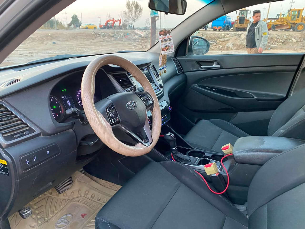 توسان امريكيً موديل16 محرك 1600 تيربو سياره جاهزه رقمً قادسيه بسمي سعر 120 بيه مجال للشرايً حادث بدايهً بنيد صبغً فقط باقي مكفول ***********
