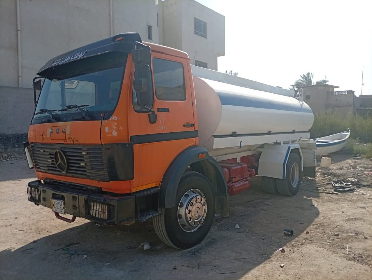 تنكر ماء مارسدس البه موديل ١٩٩١
محرك ٦
گير ٢٥
اكسل نص جيف
التانكي فوك ١٢طن
السياره جاهزه للعمل 
موجودة في ابي الخصيب 
السعر١٨٥ ورقه
***********
