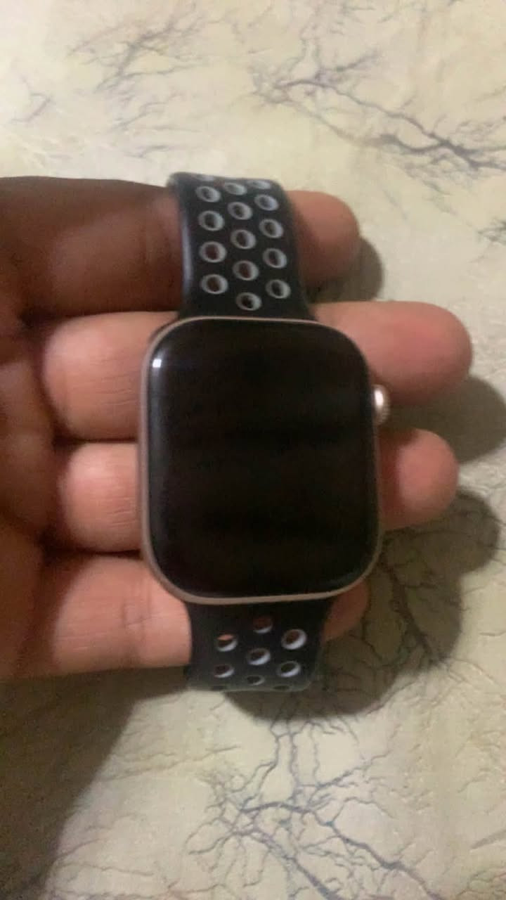 ساعه ابل جيل ال 10 لبيع ب ٣٥٠ وبي مجال نظيفه بطاريه ١٠٠ حجم 46 نظيفه كلش رقمي ***********
