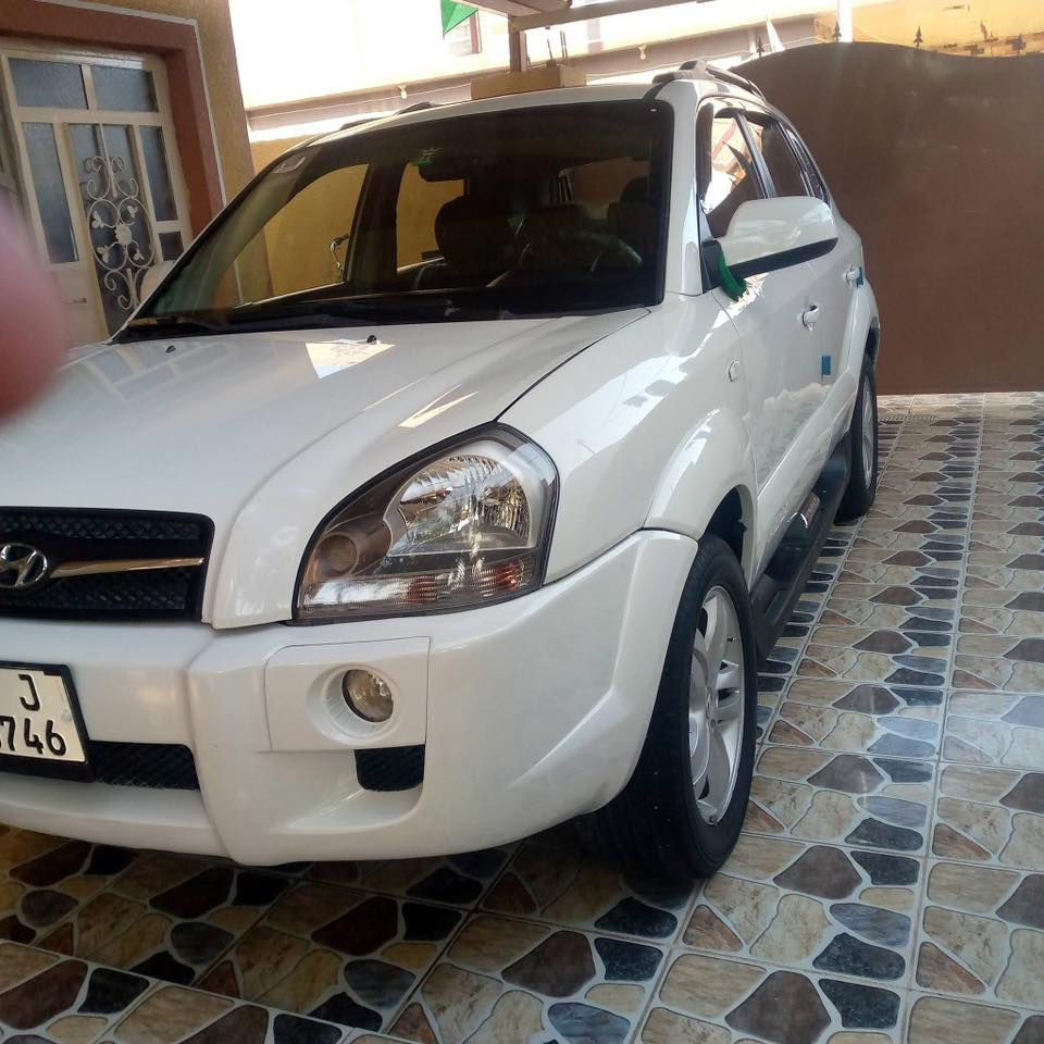 بيع سريع  مستعجل عندي ضرف 
توسان 2009خليجي 
رقم بغداد إنگليزي بأسمي 
السعر / 95 وبيه مجال 
اتصال او وتساب 

***********
