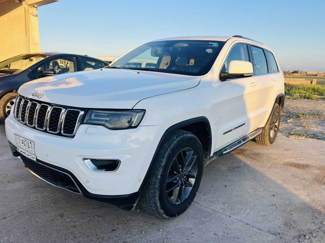 السلام عليكم ورحمة الله 
للبيع نقداً 
جيب لاريدو 
موديل 2018 
خليجي مكفول من الصبغ والتبديل 
ماشية 155 الف كم 
فتحه بصمه 
حساسات امامي خلفي 
سيارة جاهزه ومكفوله 
مكانها صلاح الدين / العلم 
السعر 235 قابل للتفاوض 
***********
***********
