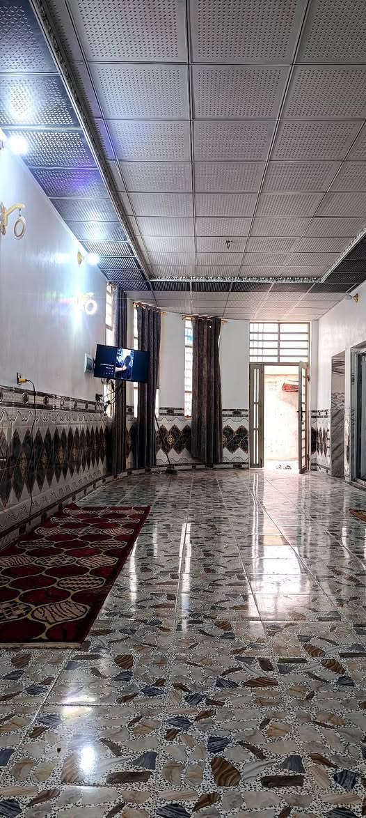 دار للبيع  400متر 🏡 البناء 200 
بسعر /50/ مليون مع المجال
موقع /نجف 🏡شارع يا علي عامود 192 قريب على الشارع العام

البناء 🏡 #ملاحضه_البيت مشمول أبقرار 320 
غرفتين/صاله/مطبخ / صحيات/ستقبال 
بناء مرتب/ اساس + سقف كونكريت /طابوك

ألخدمات 🏡 
ماء/كهرباء/مولد /سوق/تبليط /اناره شارع
الاستفسار  ***********
