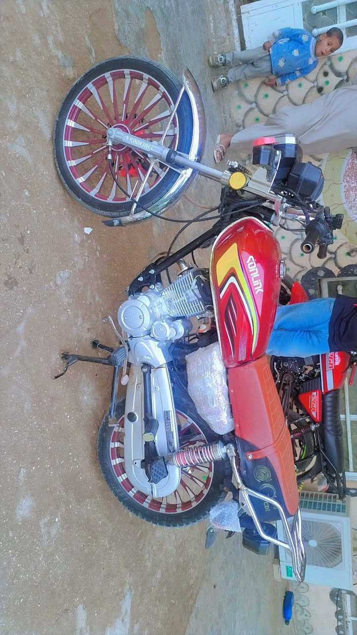 سيفانه للبيع موديل 24 كفالة عامه كهربائيات كله شغال شرط انضف من الصوره وراق كامله  السعر 650 وبيه مجال اتصل على الرقم ***********
