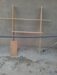 رفوف خشب • محل تفصيل • ٧٠ قطعة