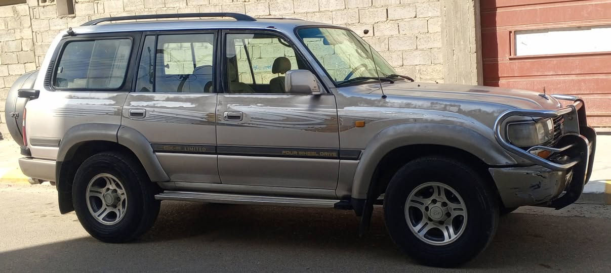 السلام عليكم لاندكروز 96 نضيفه كلها شغاله تبريد ثلج فقط الصبغ يراد اربيل اريدها 90 الرقم ***********
