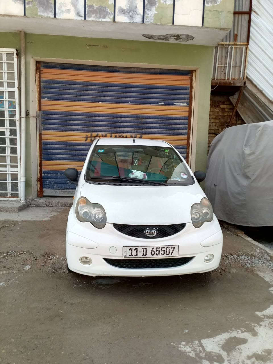 السلام عليكم سياره للبيع بي واي دي اف زيرو موديل 11 سنويه 31 بصفره هي وغرامات شرط التحويل سياره حلوه وجاهزه العنوان بغداد الرصافه السعر 35 وبيها مجال واهلا وسهلا الرقم والاتصال*********** اذا عندك سياره حلول تراوس حسب القناعه
