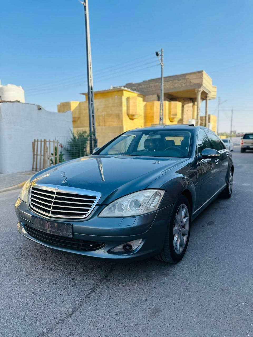 السلام عليكم.  دخول جديد. مارسيدس. 
جحم 550s. مديل 2008. كفاله عامه. 
ضربه وصبغ وكص وانتربول. فول 1ع 1. عنوان بصره. السعر. 85. هاتف ***********.   🥰. *********** البصرة, العراق
