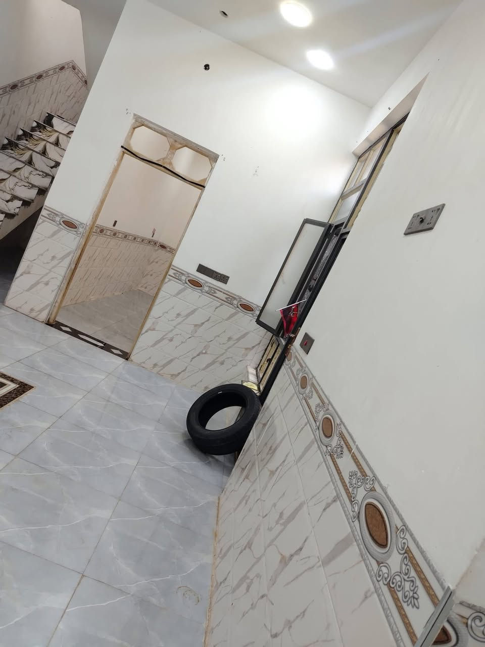 السلام عليكم يوجد بيت للبيع خلف مجمع الرحاب شارع المضيف مساحه ١٢٥ بسعر جدا  مناسب للاستفسار ***********
