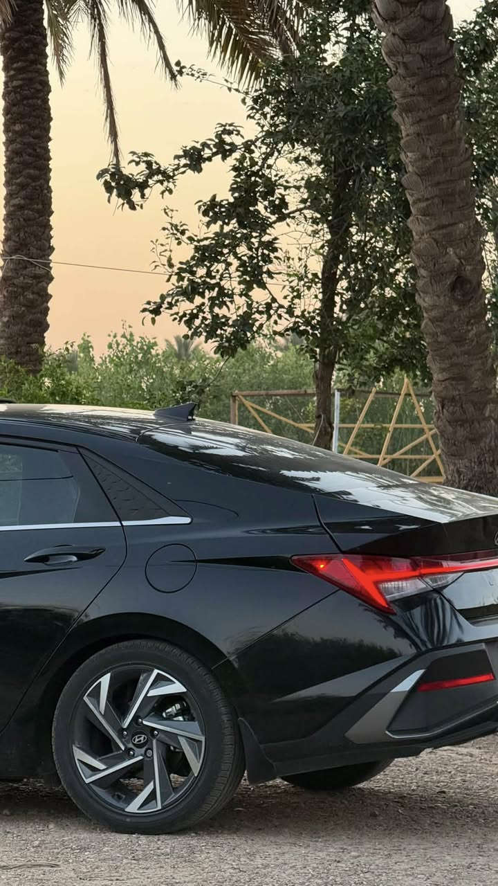 النترا 2025 هايبرد 
فول مواصفات عدا الكشنات مو كهرباء 
ماشيه 17 الف 
صور الحادث بالمنشور 
مكان السياره بغداد 
السعر 149
***********
