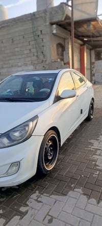 اكسنت ٢٠١٥ • قير يدوي • رقم انكليزي باسمي