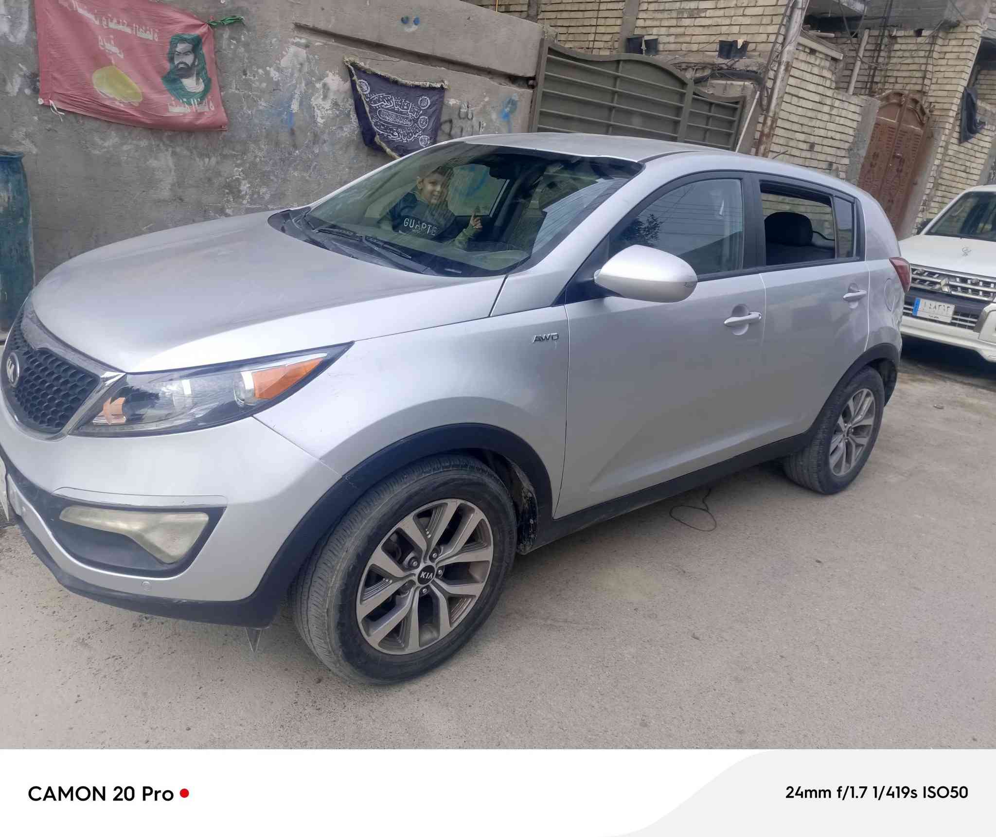 السلام عليكم اسبورتج موديل 16 وارد امريكي حادثا بنيد اوجاملغ فقط بدون دواخل نص فول  تبريد قطعتين مكينه كير تخم تاير جديد سياره جاهزة خير من الله سعر 120 وبيها مجال بصيط عنوان بغداد حي النصر هاتف ***********
