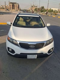 سورنتو ٢٠١٢ ستة سلندر  سبعة راكب  ثلاث قطع تبريد  رقم بغداد بأسمي  بان...