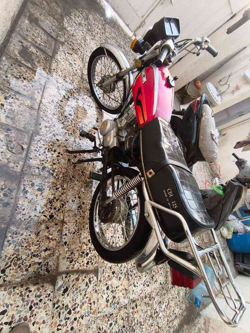 سلام عليكم دراجه ارشا امتياز موديل 20 اوراق ضايعه مكينه مجفته قبل شهرين دراجه نقصه تاير امامي وجوزة وصفاحيات سعره 225 
عنوان كربلاء حي الصحففين 
***********
