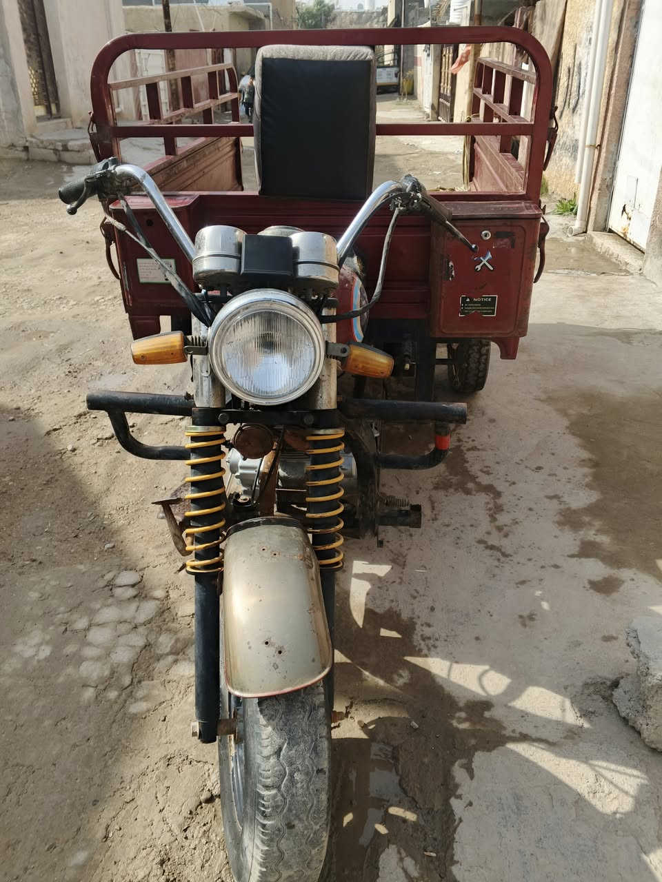 للبيع موديل 19 اوراق كامله مكاني بغداد مقابيل الجزيره السياحيه ***********
