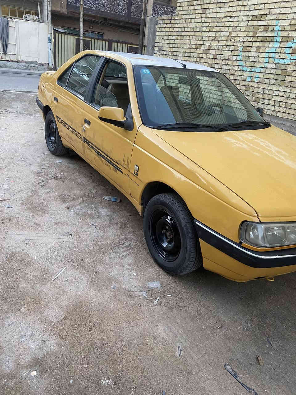 للبيع بيجو لميس موديل ١٦ بسمي السعر ٤٠ ورقه مكانها بغداد ***********
