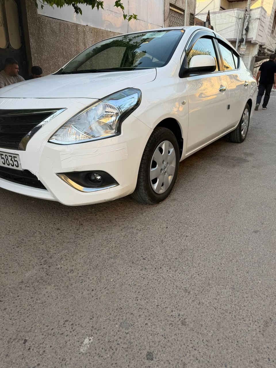 سلام عليكم عندي سني هندي لبيع موديل 21مكفوله كفاله عامه من الضربه و الصبغ و البارد رقم بغداد (بسمي) مكاني بغداد الكرخ ماشيه59الف  سياره دوشمه عام ورقم تلفون***********
