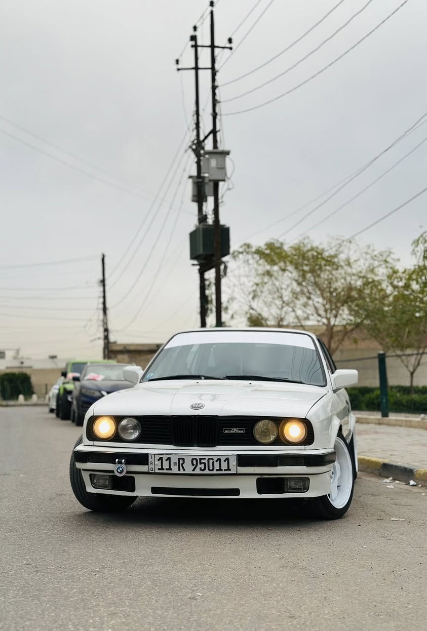 السلام عليكم الحلال للبيع زعره وارد يابان
كل الجنايه يعرفون السياره اشون نضيفه 325 كير عادي اكسل قفل 
عليه دبات صوت ومبدل بوري فورتك كلش قوي وحلو يفتح وينسد مسوي تفصال يم علي الوادي 
السياره 3 ونص قطع صبغ بدون ضربه بدون حادث بدون خياس سياره كلش جديده حته سونار مسوي موجود ويه الصور 
جام اوتو غرفه جلد اسود دشبول جديد بطاين جديده تنته جديده الغرفه بل جيس 
عليه ادامه بلكات ونوزلات فيت بم 
عليه لويات رياضيه البلاديه موجوده 
تخم ويل وتخم تاير جديد 
رقم بغداد جديد بسمي 
السعر 55 ورقه 
مكاني بغداد  
رقمي ***********
