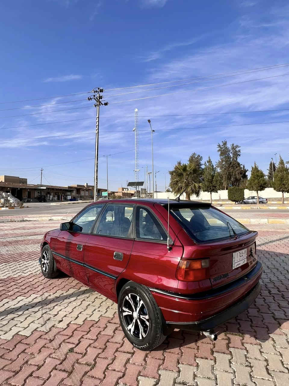 السلام عليكم
للبيع …
اوبل استرا موديل 1992 2.0 CD 
محرك 2000
گير عادي (محرك وگير مكفولة) والك الفحص…
جام امامي كهرباء خلفي عادي..
فتحة سقف..
كهربائياتها كلها شغالة..
صدر جديد درايم شفتات جدد..
ويل كب وتخم تاير جديد… 🛞
دواخل بلادية ونظيفة..
السيارة بلادية ونظيفة وكلشي بيهة شغال فقط صبغ جمالية..
السعر: 35$ بي مجال بسيط..
للاستفسار:-

‭0780 627 5887‬
احمد
او 
أحمد الراوي عالخاص..
