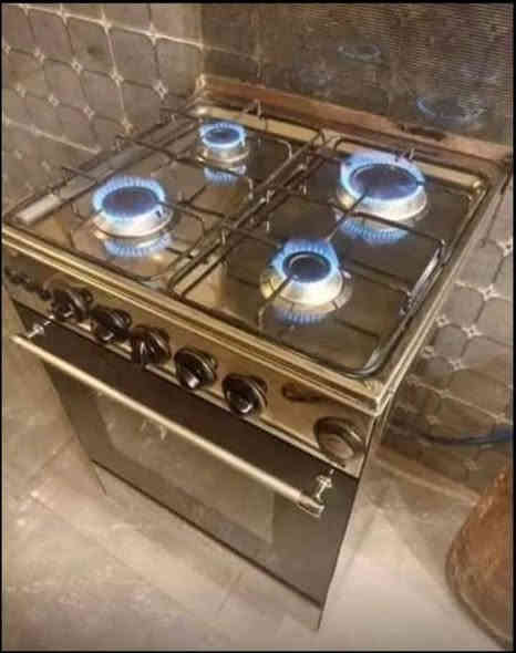 السلام عليكم ورحمة الله وبركاته 
توفر لكم خدماتنا صيانة موقعية لكافة انواع الطباخات والافران داخل المنازل 
فقط اتصل ونجيك للبيت
 
يتوفر واتساب
***********
