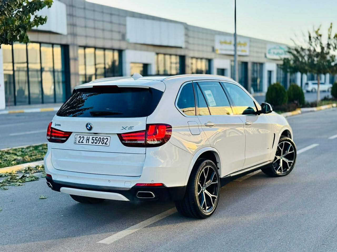 مكلف بالنشر يعني لا تدخلي خاص علمود هاي السيارة  لان ماعرف كلشي عنها 
السيارة بي ام اكس فايف موديل ٢٠١٤ 
فول مواصفات عروش 
كلين تايتل
محرك ثمانية سلندر دبل تيربو ام باور 
ماشية ١٧٠ الف حقيقي
تخم تاير ياباني درجة اولى جديد قبل شهر مشدود.
صدر امامي وخلفي بالكارتون قبل شهر مشدود. 
تخم فلنجات وتخم ديكات وتخم حساسات دسك كاه اصلي وكالة. 
شيال كاردن وكاردن قبل سهر جديد اصلي. 
سيارة مصروف عليها كومة فلوس وكله اصلي 
راديتر اصلي واتر بمب اصلي كله جديد
صيانة للمحرك بلك نوزل مجول  فلاتر تيربو وفلاتر محرك كله جديد اصلي وكالة
السيارة فول مواصفات
بصمة وبوب شفط وقمارة بانوراما ولايت اوتو داينمك
السيارة بالحقيقة احلى وكلش نظيفة ومصروف عليها. 
السعر ٢٢٥.
للتواصل 
رقمي ***********

اسيا
***********
