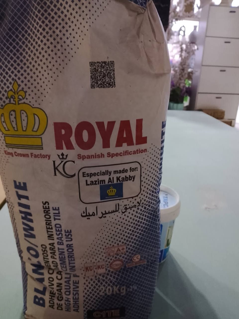 متوفر لدينا المادة اللاصقة رويال 

1054      الخاصة بالمرمر والبورسلين
 1052    الخاصة بالسيراميك 
 
4040    المادة الخاصة بالطلس

ومتوفر ايضا مادة الستن علامة رويال الخاص بطلس وتصليح الالواح

التجهيز مفرد وجملة بكميات مفتوحة

يمكنكم زيارة معرضنا الميار للأصباغ والديكور في بغداد – الدورة – حي دجلة ــ شارع الابداع
📞 للاستفسار: ***********

 #واجهات_منازل #تصميم_واجهات #بغداد #ديكور_خارجي #بغداد #العراق
