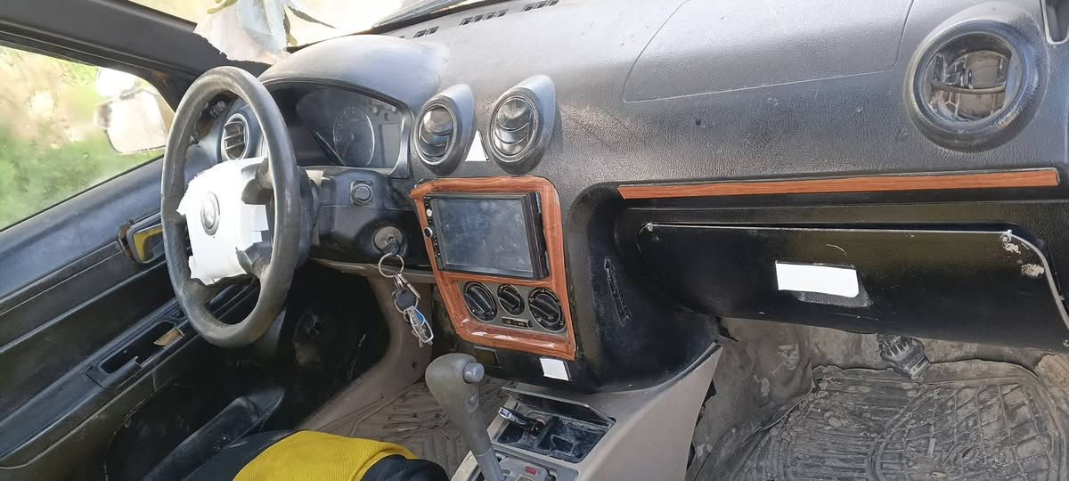 مرحبا سي كي كير ومكينه كوله نضيفات السياره جهازه صدر وترايك وين ماتريد سونيه ضايعه عضم عاج اني ابيع هل موجود السعر  مليون قفل سياره شغالله ***********
