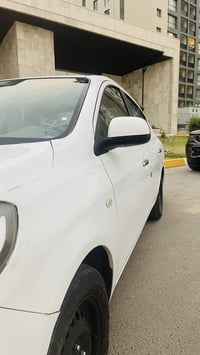 Nissan Sunny 2021 للبيع فقط السيارة كاملة، حادثها القديم جنطة مواصل لل...