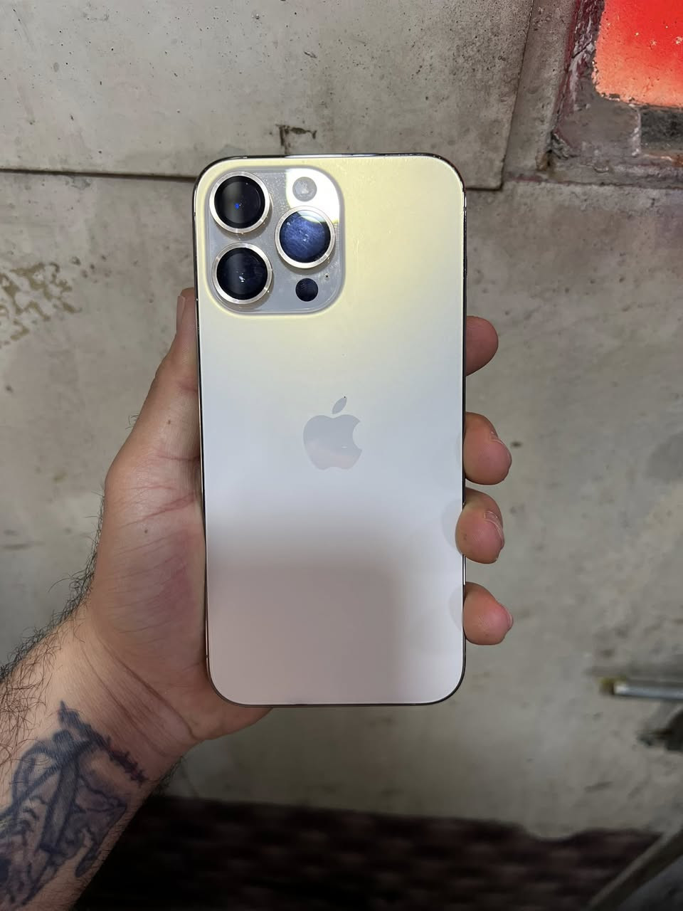 السلام عليكم شباب ايفون 14 برو ماكس لون ذهبي مكفول كفاله عامه كلشي ممبدل بي وين ميعجبك تفحص سعر الجهاز 850 وبي مجال شي بسيط بغداد م الصدر للاستفسار ‭0772 770 1347‬
