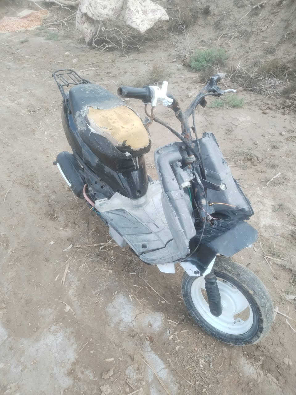 سلام عليكم درجه بيجي لبيع غراضه كامله درجه مامفتوحه.برغي بيها خير من الله نهضه معدل حلو شاصيها نضيف مكينتها نضيفه ضفيره غراضها كلها موجوده مستعجل على بيعتها سعر خاص مكاني رميثه لتوصل ***********
