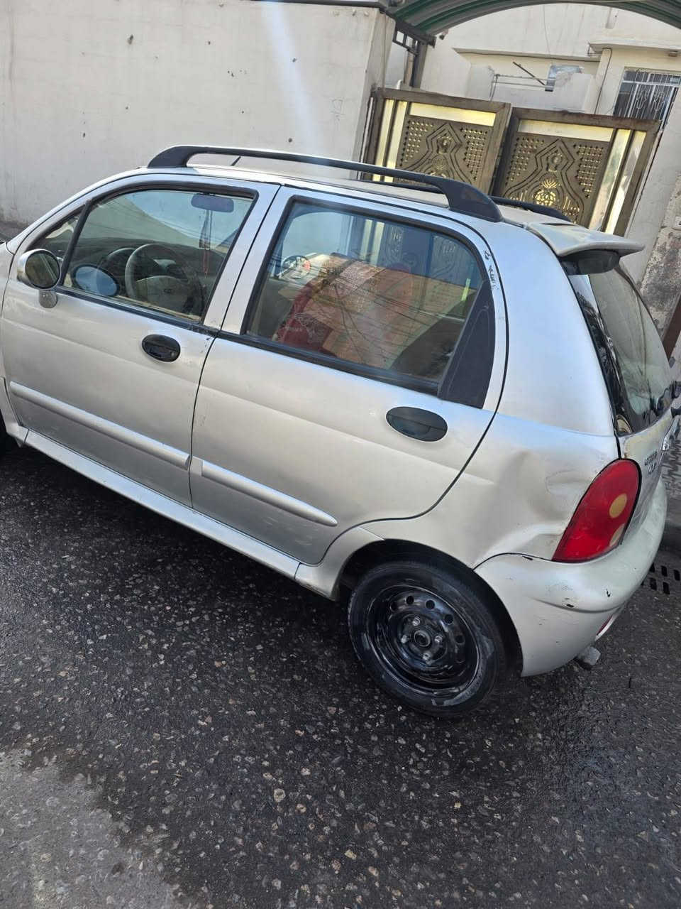 السلام عليكم 
كيو كيو موديل 20١٣
سنويه 202٨
كير أوتوماتيك  تبريد ثلج كامله السياره
مكينة كير حداديه دوشمه حلوه 
السعر ب ٢٨ و بيه مجال 
الرقم *********** 
المكان السياره كربلاء للاستفسار الاتصال على الرقم التالي ***********
