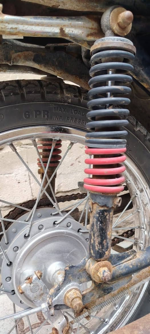 غراض للبيع قيم واخذ.  الوياله بدون تايرات   وياله وطبلات وبيامه كاملات للبيع قيم واخذ محرك ارشا شغال كلشي مابي مفتوح  ب50. سعره ودبلات خلفيه واماميه هم. البقيه بلاش ياخذهن. مكاني ناصريه مركز


**إذا كنت صاحب هذا الإعلان وتريد حذفه لأي سبب، رجاءا أرسل رسالة إلى الدعم الفني**