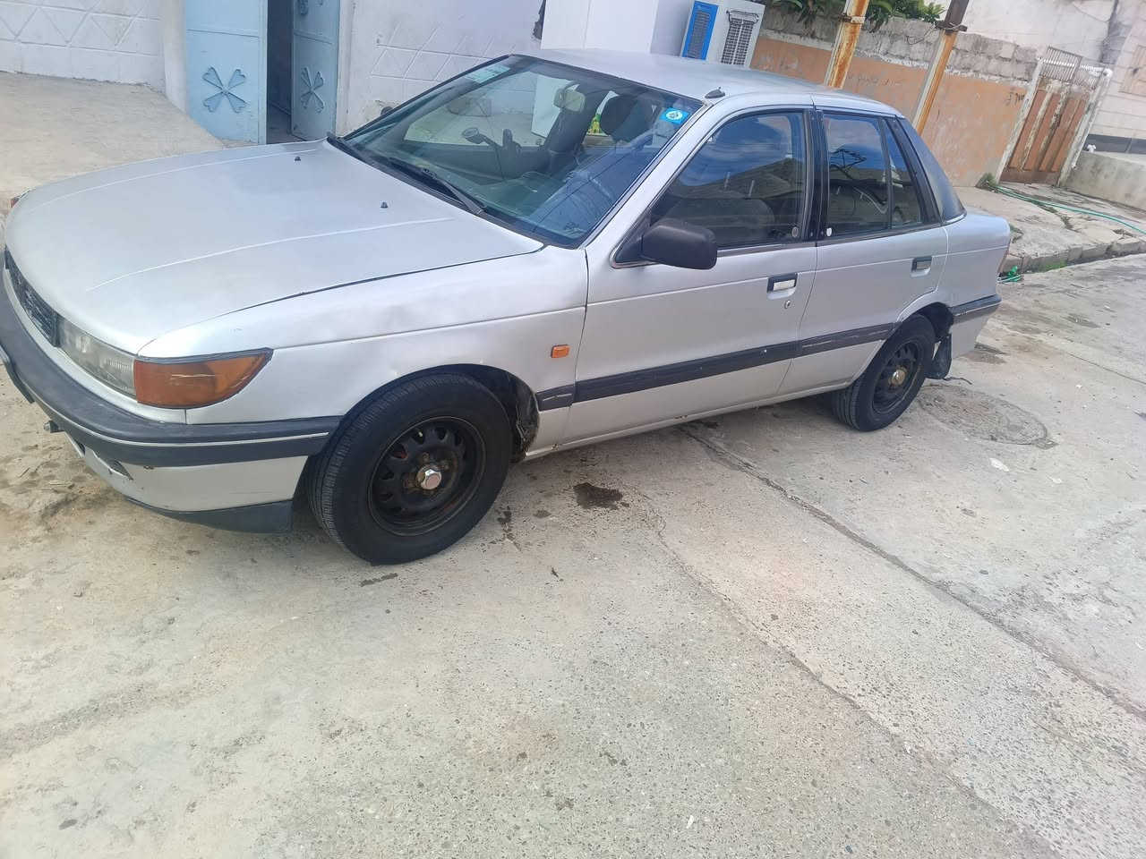 السلام عليكم سياره للبيع مستي بوشي لنسر موديل 92 شرط تحويل اني الشرعي كربون بنزين بيها مصبوقه عام گير ومحرگ شرط المكان موصل حي القدس السعر 28وبي مجال هاذا رقمي ***********
