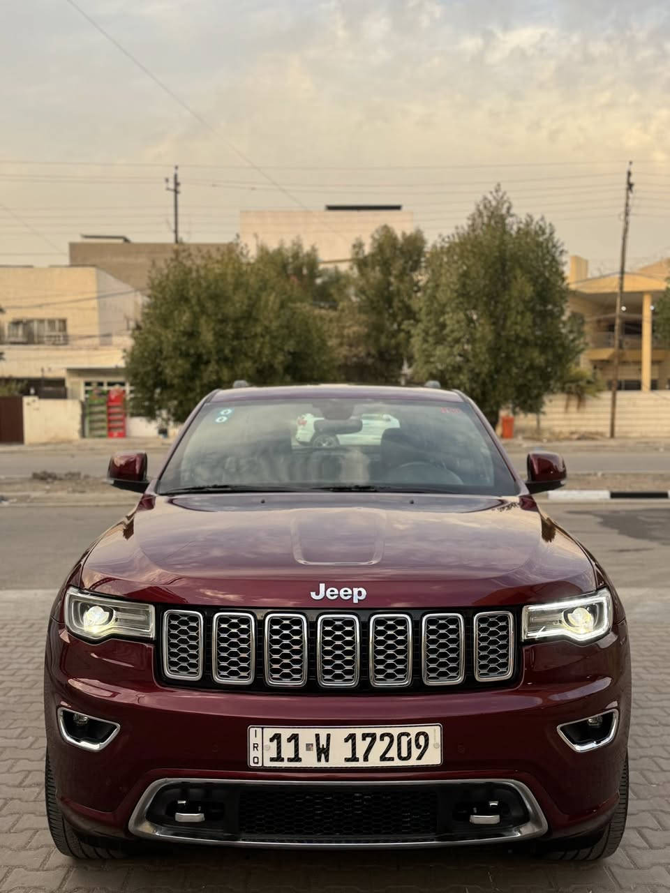 جيب (خليجي)2019 آوفر لاند  (وكاله ليث العبيدي )
ماشيه 75 كيلو 
مكفوله صبغ وتبديل عدا بارد كلش صغير باب خلفيه
السياره جاهزه بدون اي نقص من جميع النواحي
فول فول مواصفات جكات فورويل بانروما 
محرك 6 سلندر 3600 مكفول دفع رباعي 4.4  
٣ شاشات 
بصمه + تشغيل عن بعد
كروز تثبيت سرعه
صندوق كهرباء
بنوراما
جكات تصعد وتنزل
ماوس وضعيات قيادة
داخل جوزي اصلي
ستيرن كهرباء + تدفئه
كشنات جلد تدفئه وتبريد
خزن وضعيه كشنات ميموري
دمام خلفي
كامرة دوارة 360 درجة
حساسات امامي خلفي 
لد امامي خلفي 
اضاءه ترحيب  
دشبول خياط طبيعي 
اوتو ستارت 
حساس امامي وخلفي
رادار جانبي وخلفي وامامي 
مري شفط + اشاير بلمري مع القفل وعاكس ضوء + هيترات مري+نقاط عمياء 
اضاءه ترحيب 
وبعد هواي مواصفات 
مكان السياره بغداد المنصور
***********
