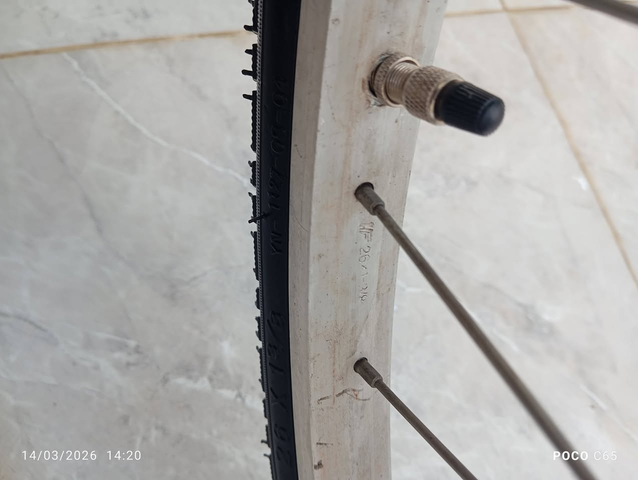 السلام عليكم بايسكل للبيع لون ليموني حجم 26 حساس جديد الباسكل الباسكل حاويه السعر 120وبي مجال للاستفسار ***********واتساب✍️
