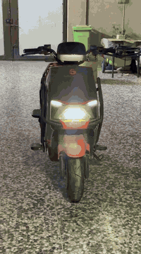 دراجه شحن مستعمله للبيع 3 سرعات نظافه 95‎%‎  سماعه بلوتوث مدمجة من الش...