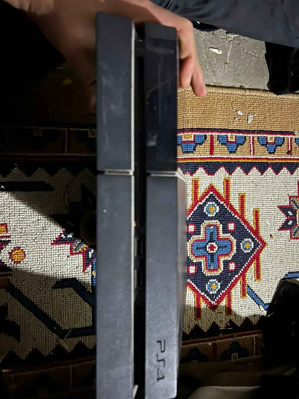 سلام عليكم بلي 4 فات  مع كامل ملحقاته و قرص واحد GAT 5 سعر 200 بي مجال مكان نجف حي الوفاء رقم الجوال *********** بي واتساب  يده سوده الاصليه
