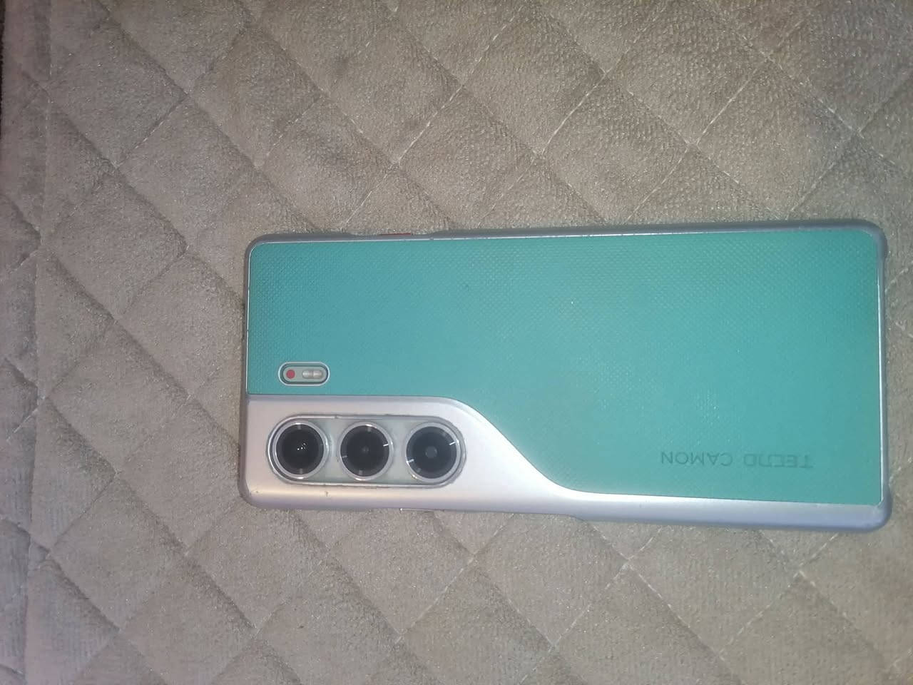 اتكنو كامون 40 برو 5g جهاز مامستعمل هواي ونضيف بطاريه 97 فقط بيه فطور عل اطراف الشاشه ما يأثرن +يشغل 90 فريم يفيد جماعته البوبجي والالعاب الثقيله+كارتونته موجوده وشاحن 45 واط سرعه شحن عاليه. سعر 320 الف (الجديد 420 الف) لاتكسر بحلال الناس


**إذا كنت صاحب هذا الإعلان وتريد حذفه لأي سبب، رجاءا أرسل رسالة إلى الدعم الفني**