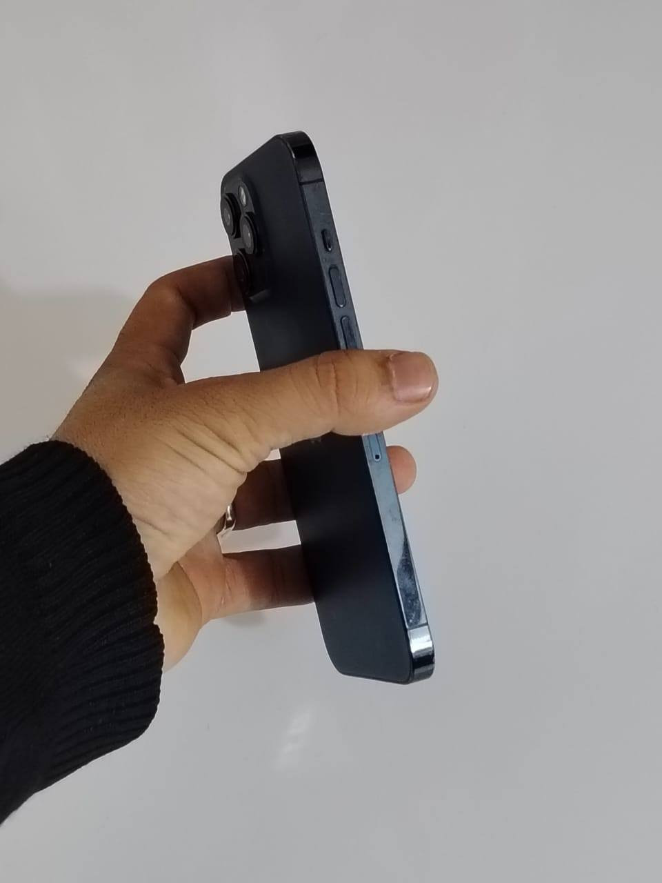 12 برو ماكس ذاگره 256 مكفول جهاز شريحتين نموذج ام  بطاريه 79 جهاز شرق اوسط السعر 450
***********
