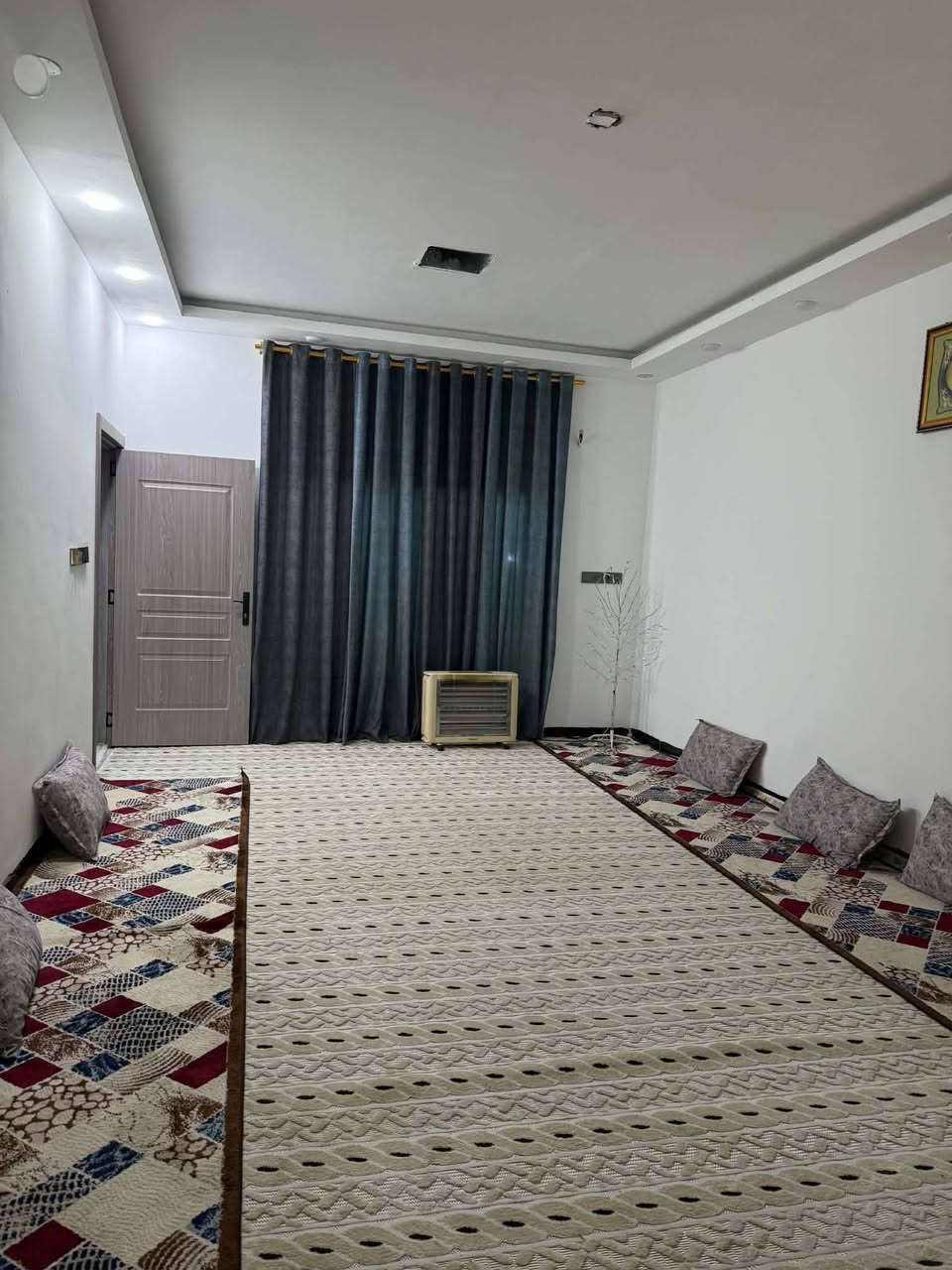 سه رتا به ناوى خوداى گه وره و ميهربان
سلاو كريارانى به ريز ئه م خانومان لايه بوفروشتن رووبه ركه ى 

200متر قاتو و نيوفول كاشيه و دگت و مغربيه فرعى قيرتاوه كامل خه ده مات 

پيكهاتوه له 3ژوورنوستن/هول/متبغ/ميوان/مشته ملأت/گه راج سياره/ناونيشان كركوك بنجاعلى نزيك دائيره ى كاربايى بنجاعلى 

ياخود نزيك جامع على زه نگه نه هه روهابه رامبه ر ديكه ى بنجاعلى بوزانينى زياترپه يوندى كن به م ژمارانه ى لأى خواره وه 

***********

***********سه ردانى نوسينگه كه مان بكن نوسينگه ى 

شالاو زه نگه نه
