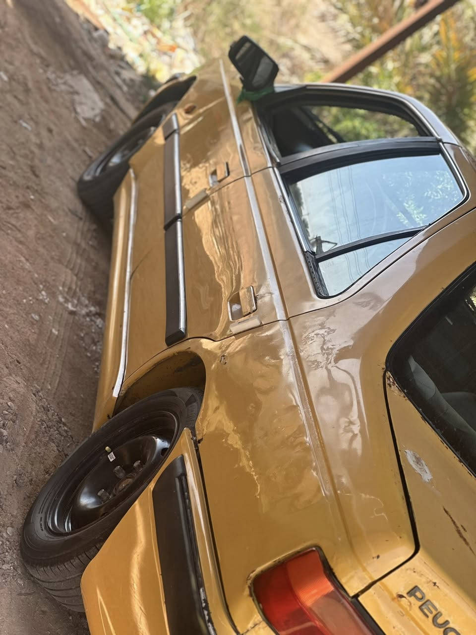 سلام عليكم متاح بيجو بارص 2013 سياره جاهزه من كلشي حداديه تخم تاير كهربائيات كله شغاله سياره نافضه عله يدي سنويه باسمي  لل2031مصفره هيئه وغرامات ربع ماعليهه 
سياره مبدل بنيد وبيه جاملغ فقط سعر 37وبيه مجال للشراي

***********
