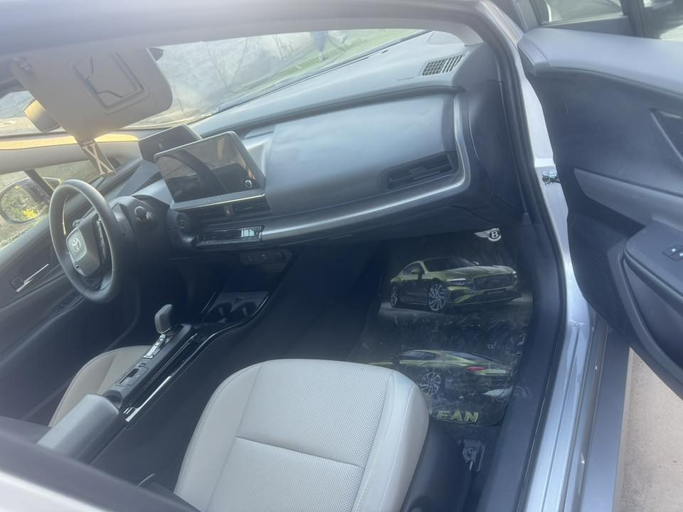 بريوس موديل 2024 xleهايبرد ،رقم بغداد بأسمي ، ضرر بنيد مبدل ومصبوغ بدون إرباك بدون دواخل حالياً ماشيه 5الاف السعر 190$ وبيها مجال ،العنوان بغداد 
***********
