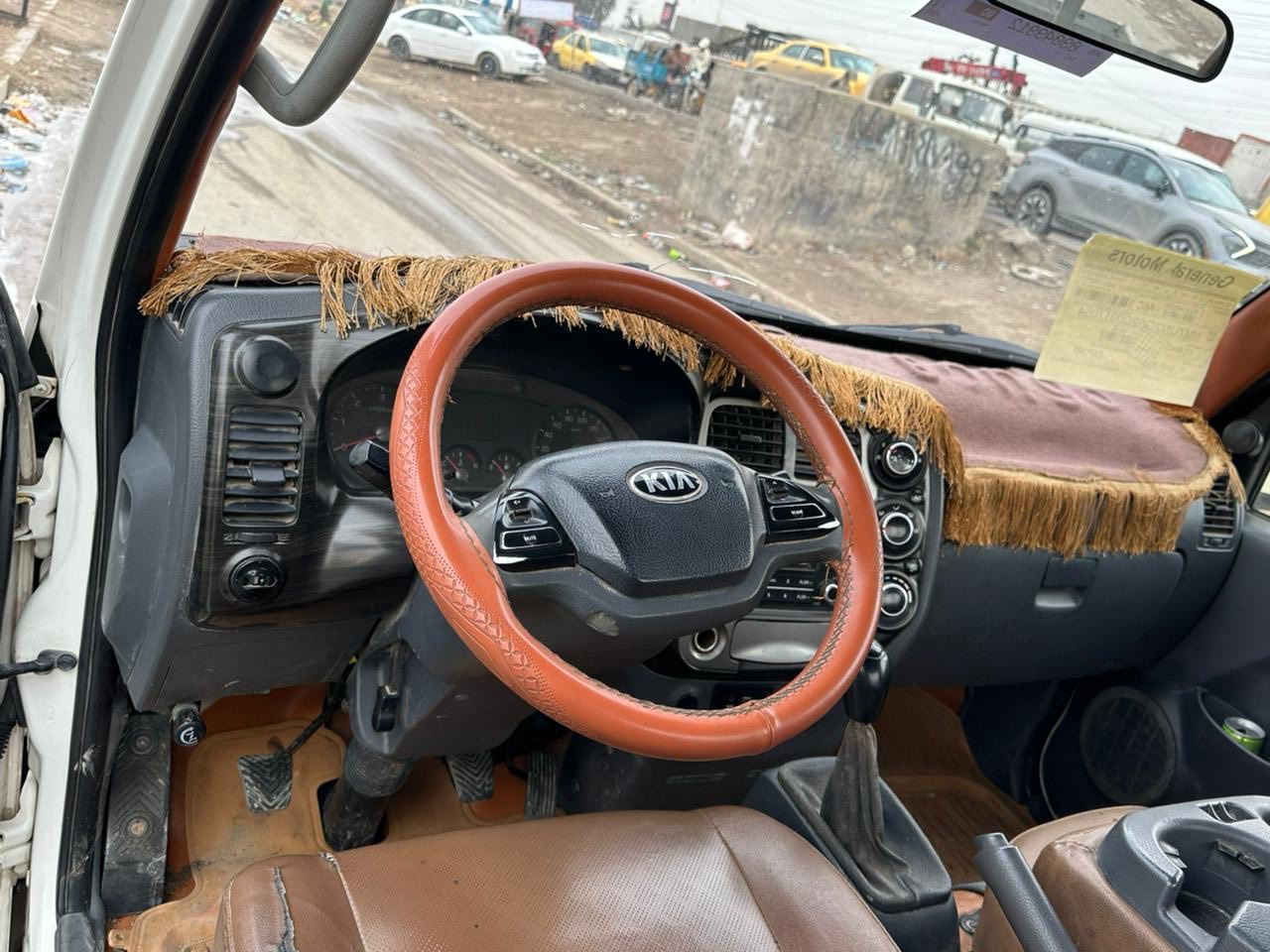 السلام عليكم 
كيا نثيه 2018 
سياره كفاله عامه بيها بس بارد بل بنيد 
بدون فتح وصبغ. مكينه خير من لله شاصي رقم شاصي كفاله 
رقمها واسط انكليزي بسمنا 
سعرها 118$وبيها مجال عنواني الكماليه 
***********
