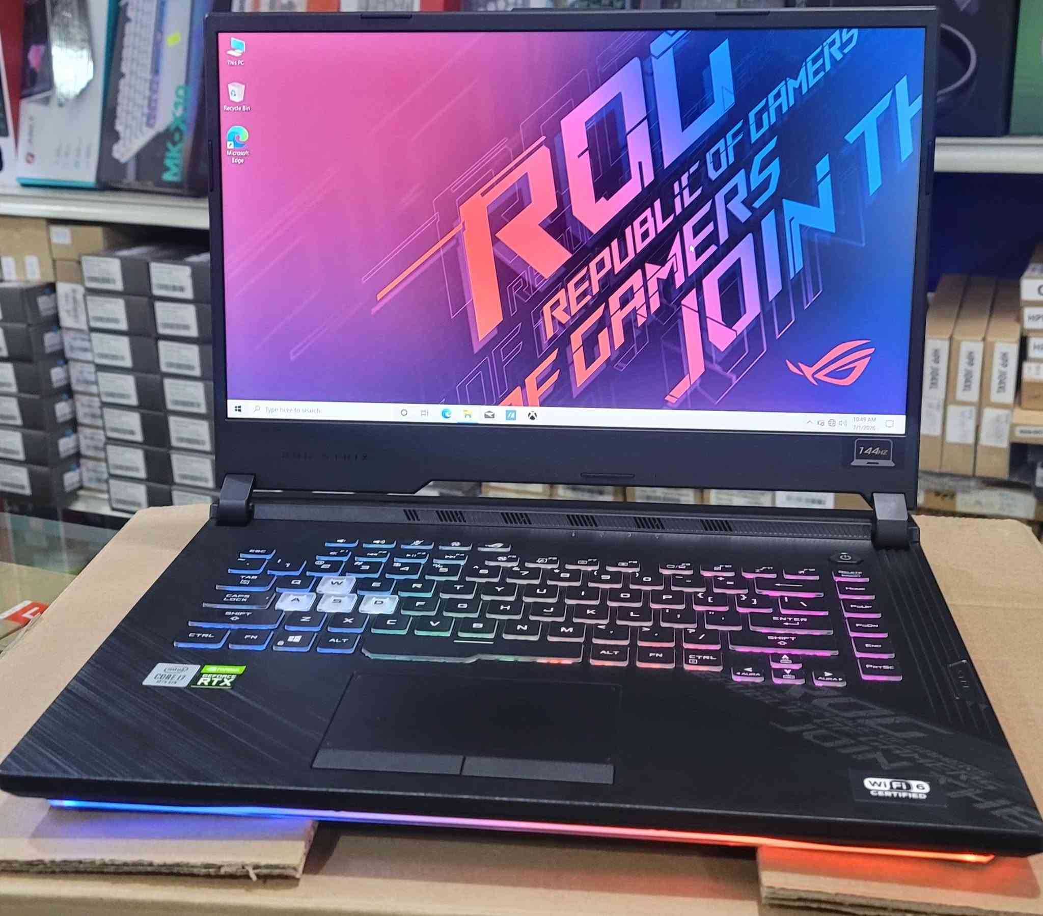 🔥³⁷⁹ASUS ROG Strix G15🔥 
🔥🔥وحش الألعاب وصل! 🔥🔥 
تملك القوة المطلقة مع **ASUS ROG Strix G15**. هذا ليس مجرد لابتوب، إنه سلاحك السري للسيطرة على الألعاب وبرامج التصميم الثقيلة.
🚀 **أبرز المميزات:**
 * **أداء جبار:** معالج i7 (جيل 10) + كرت RTX 2070 (8GB)؛ يعني لا حدود لقوة جهازك.
 * **سلاسة خيالية:** رامات 16GB، لتشغل كل شيء في وقت واحد بدون أي تعليق.
 * **سرعة البرق:** تخزين 512GB SSD، افتح جهازك وبرامجك في ثوانٍ.
**السعر مغرٍ والأداء خيالي.. لا تدع الفرصة تفوتك!**
[$890] |للتواصل [772924110]


**إذا كنت صاحب هذا الإعلان وتريد حذفه لأي سبب، رجاءا أرسل رسالة إلى الدعم الفني**