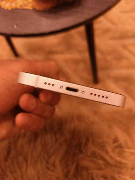 السلام عليكم ايفون ١٢ العادي جهاز جديد بمعنى الكلمه مكفول كفاله عامه بطاريه ٨٩ ذاكره ١٢٨ شرق اوسط نموذج M نظافه ١٠٠ السعر ٣٢٥ قغل بي او امراوس ايفون فقط المكان بغداد ***********
